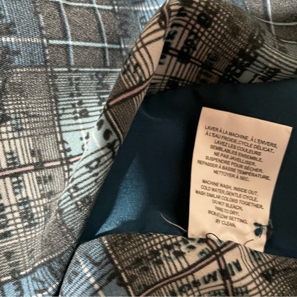 Pennington’s Teal, Black and White - V Neck - Dome Closure - Size 4X - Picture 7 of 9